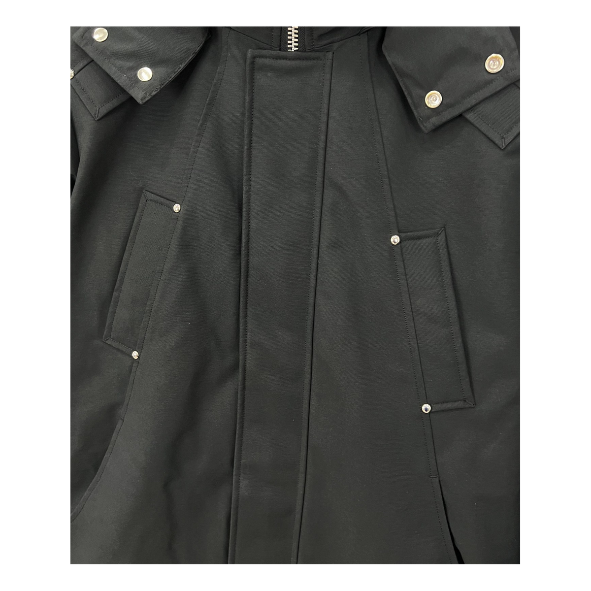 Moose Knuckles Curved-Hem Fur-Trim Hooded Down Parka – Black