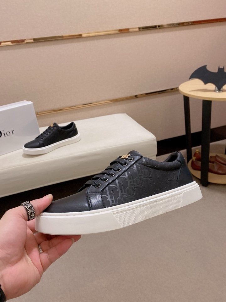 Dior Men's Low-Top Lace-Up Sneakers